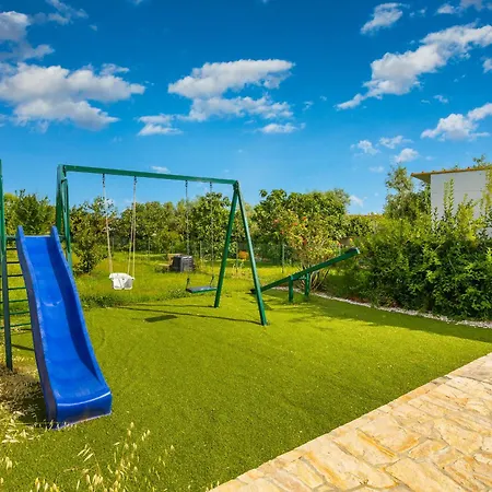 Charming Family With Private Pool *