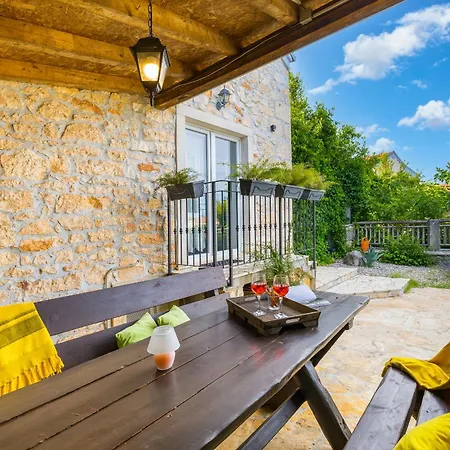Charming Family With Private Pool Villa *